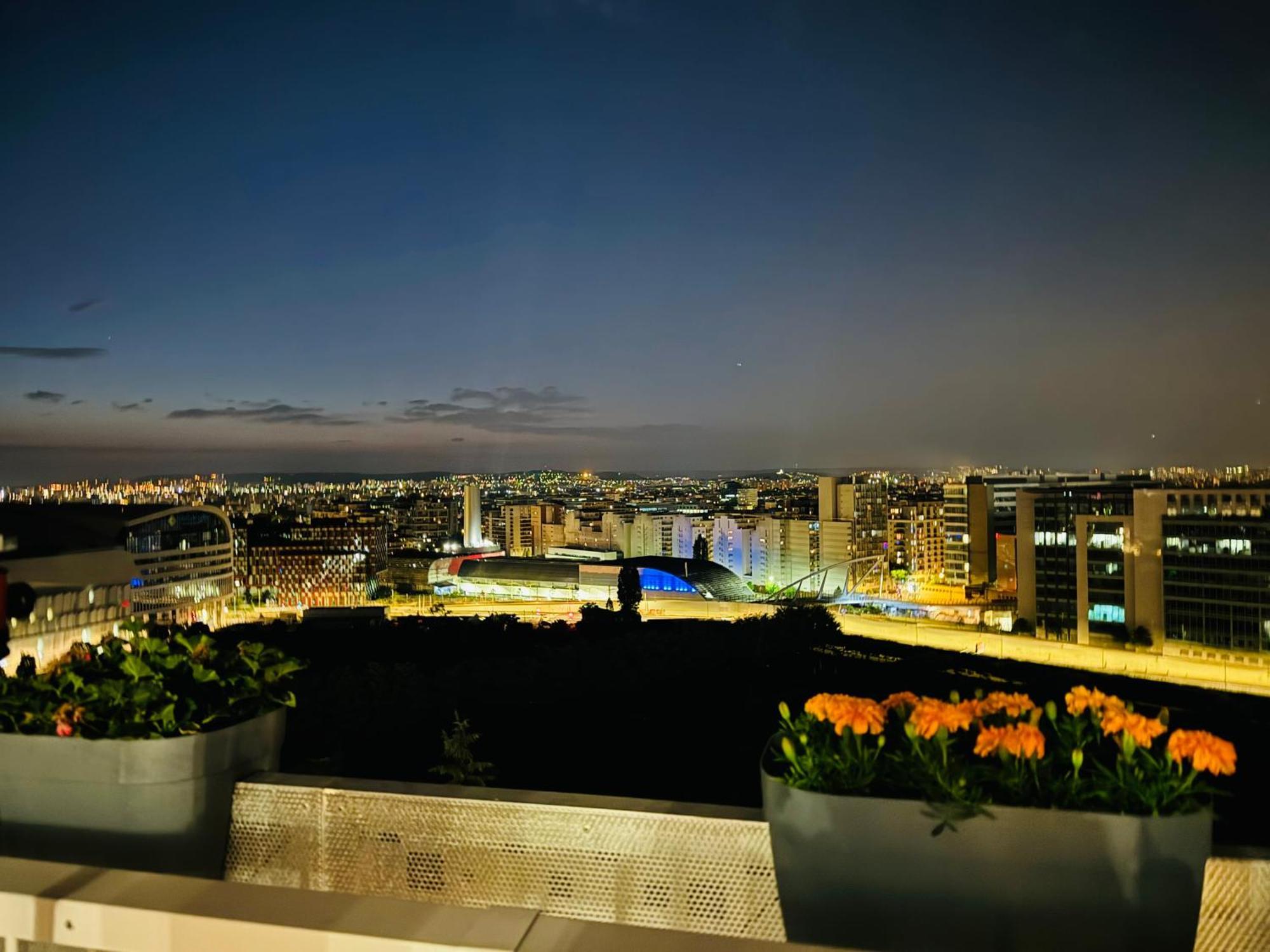 Luxury 2 Rooms Apartment With Balcony Puteaux Exterior foto